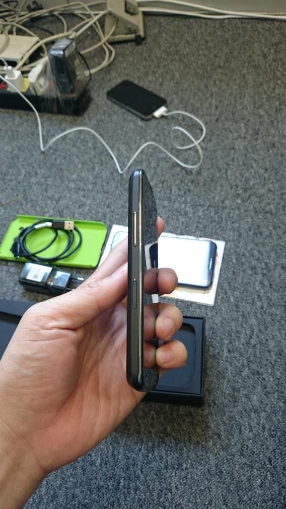 LG Nexus 4 8g or Gl iphone 5