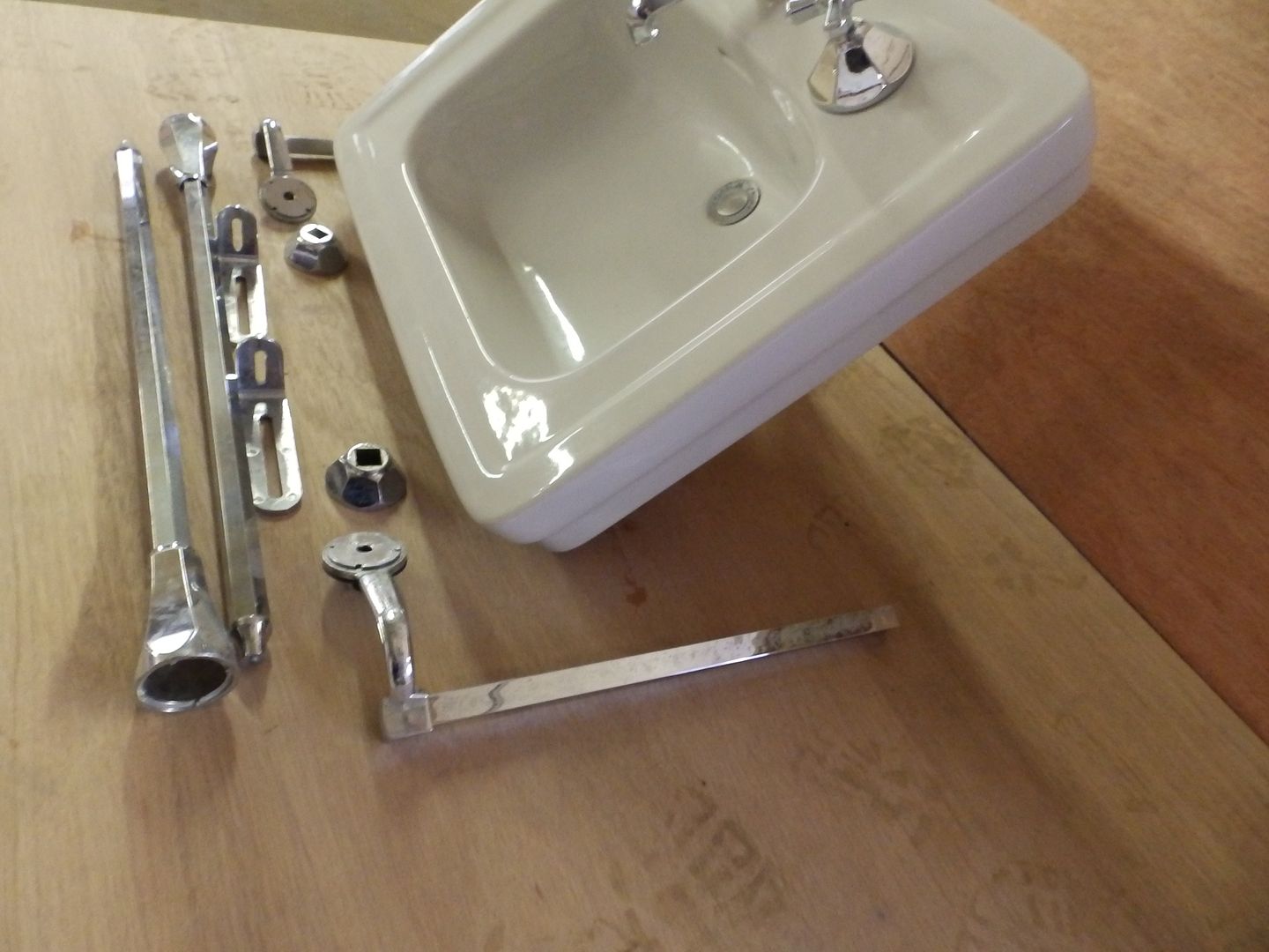 Vintage White Porcelain Bathroom Sink Chrome Brass Legs Towel Bars 2861 14 Ebay 