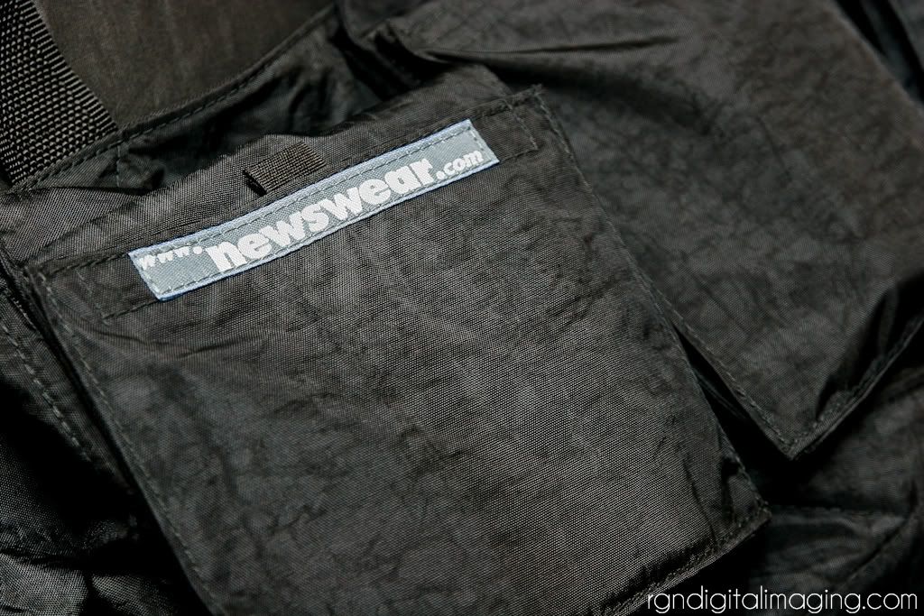 IMAGE: http://i1230.photobucket.com/albums/ee492/rgndi/newswear/20110119_newswear_002.jpg