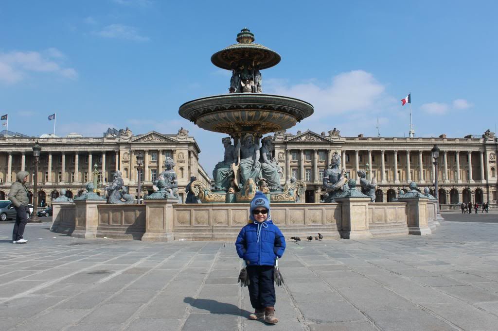 Teddy at the Place de la Concorde