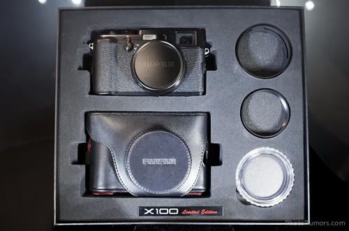 Fujifilm-X-100-black-limited-edition-camera-4.jpg