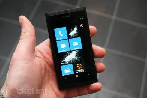 nokia-lumia-800-batman-edition-pictures-3.jpg