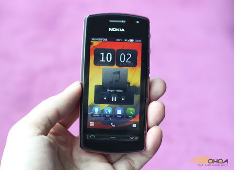 nokia_600_1.jpg