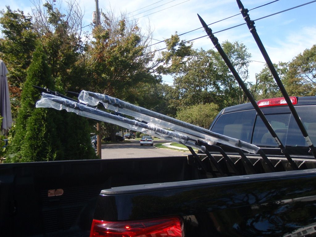 Carbon Fiber Outriggers in Kingfish Rodholders on my Contender 35ST