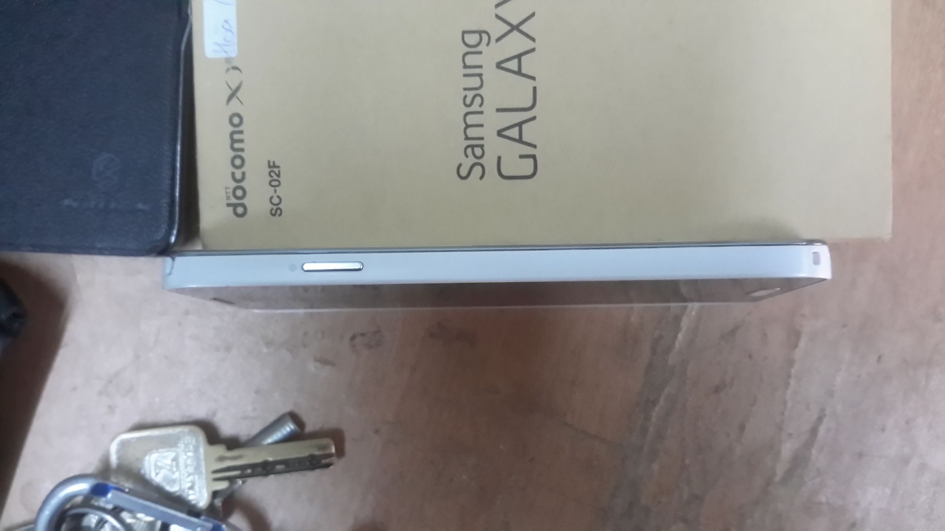 Samsung galaxy J màu trắng fullbox ở Bình Dương + TPHCM - 4