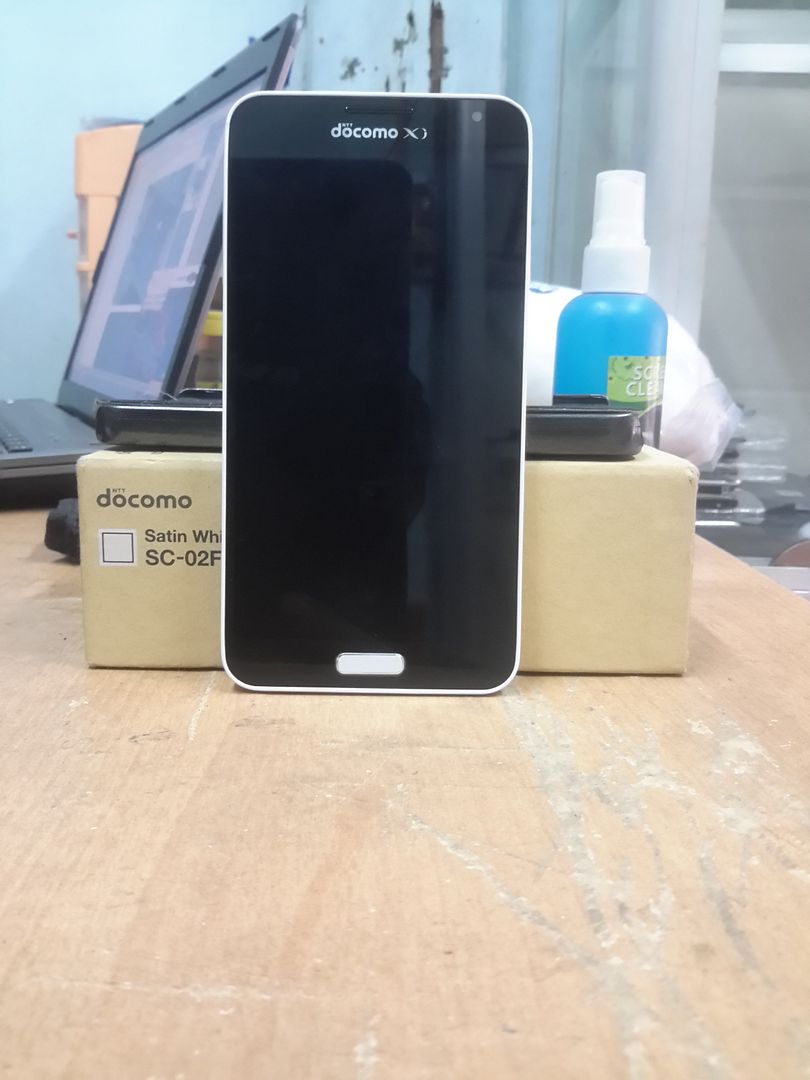 Samsung galaxy J màu trắng fullbox ở Bình Dương + TPHCM