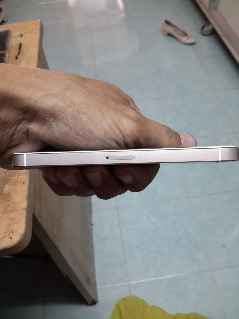 Iphone 5s 16g Gold quốc tế zin 100% mới 98% ở Bình Dương - 1
