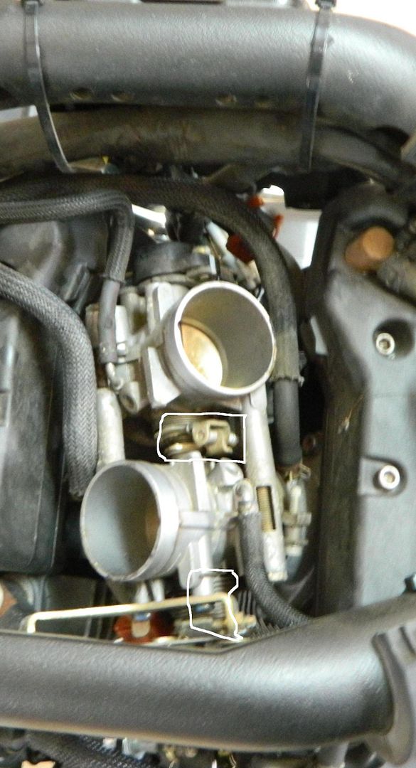 How do I know if 1 (ref) throttle body air screw is set correctly?