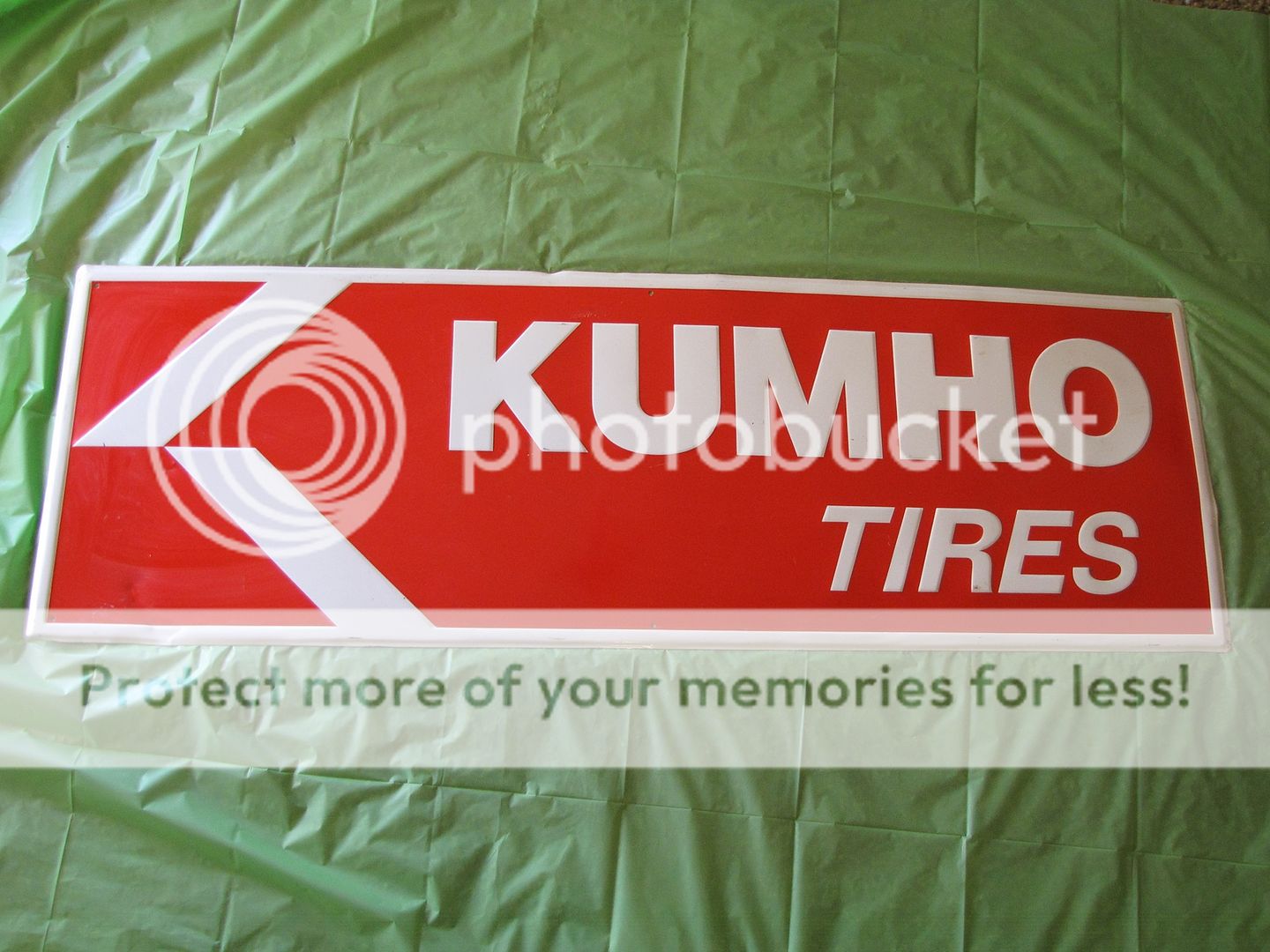 Kumho Metal Tire Sign Advertisment Red White Car and Automobile Collectible