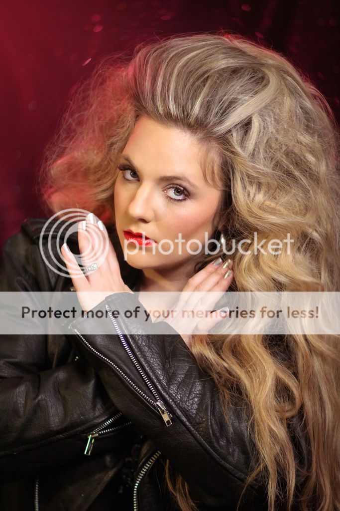 Glamour Shots – 2 See Photography